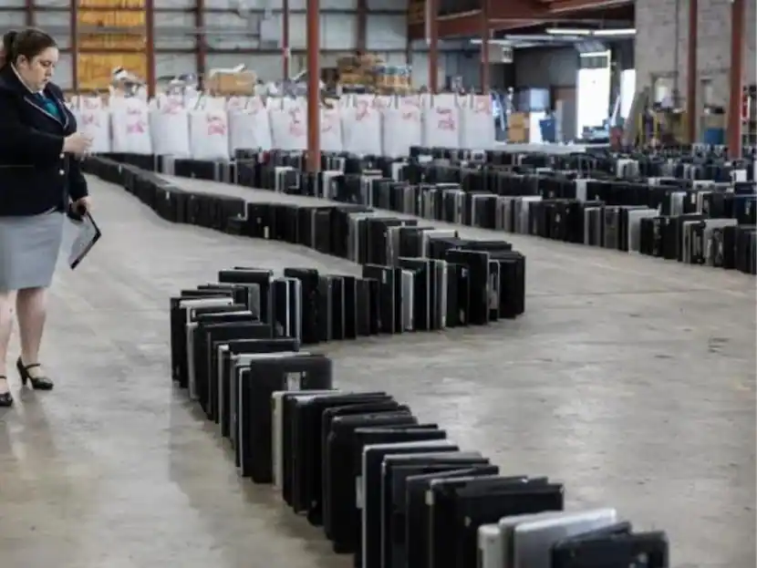 2,910 Laptops Topple In Domino Fashion. It's A Guinness World Record