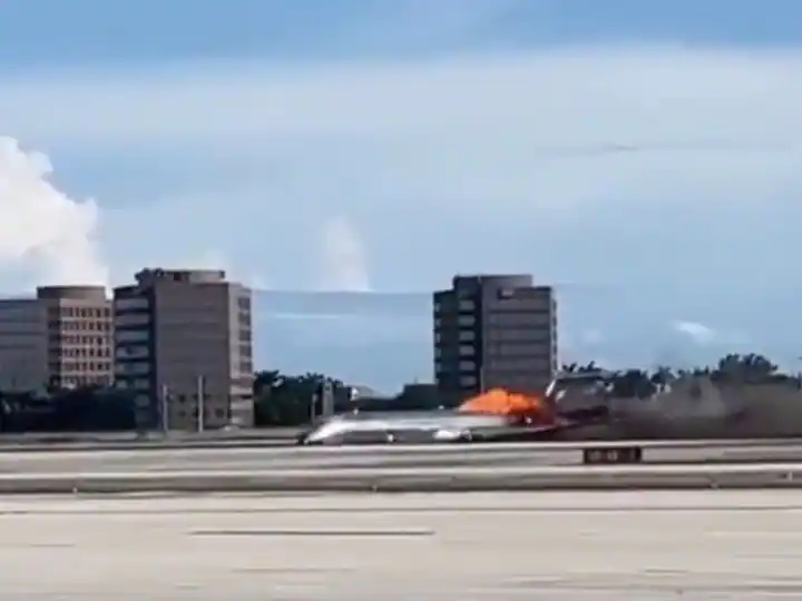 US Miami Plane Crash Aircraft Carrying 126 Crash Lands Florida Airport Video Captures Passengers Fleeing