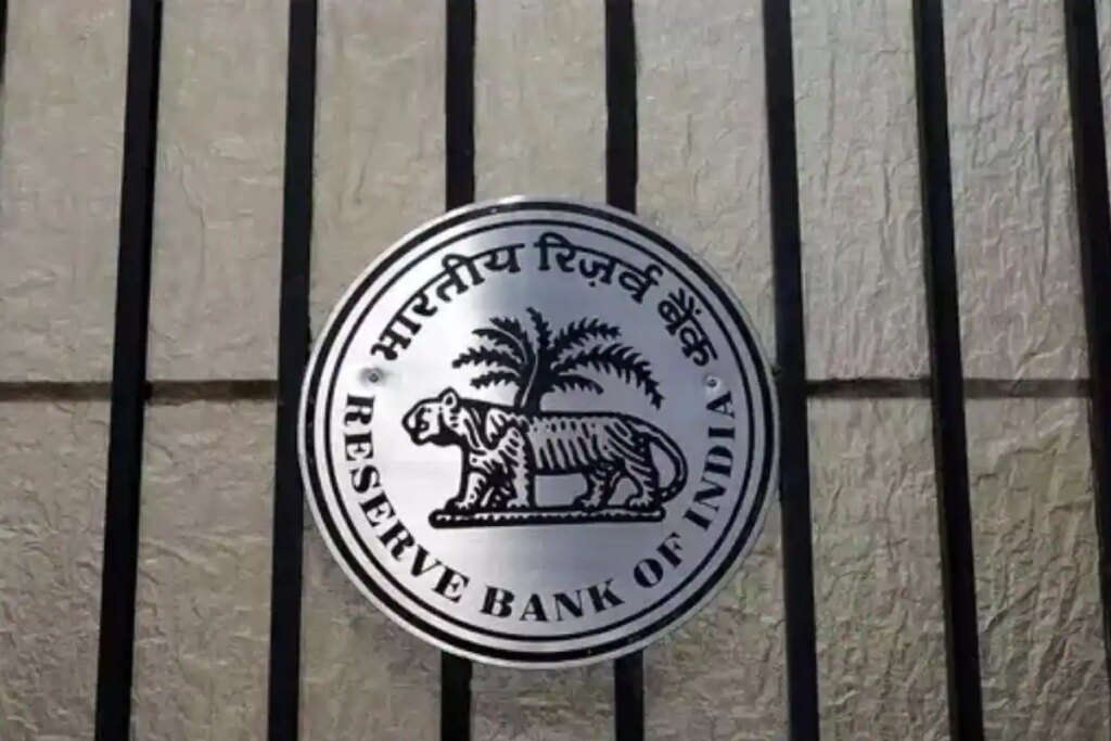 Amid Rising Inflation, RBI Announces Measures to Bolster Rupee, Foreign Investments