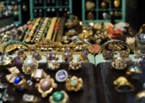 Gems And Jewellery Worth Millions Robbed From Armoured Truck Ferrying Them For Show In US