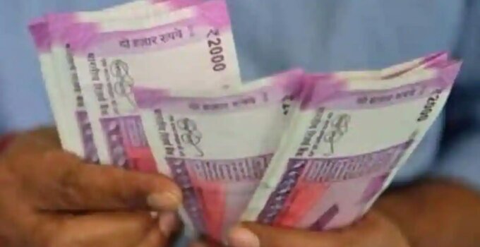 7th Pay Commission: Govt Employee Salary Likely To Rise As Dearness Allowance May Be Hiked By 4%